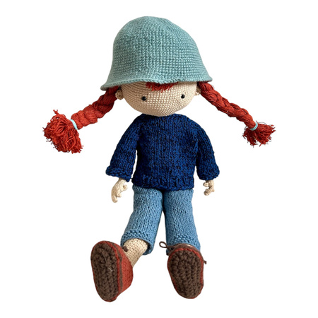 Duża szydełkowa lalka z warkoczami 40 cm