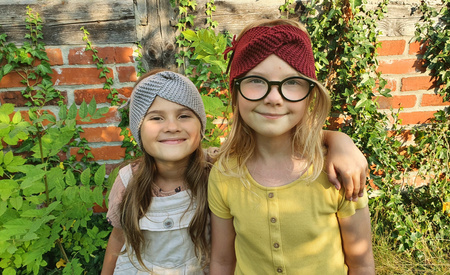 Opaska dla dzieci z wełny merino 100 % ręcznie robiona szara ciemna