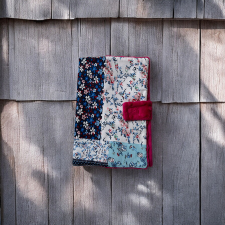 Etui / okładka na książeczkę zdrowia dziecka w kwiatuszki