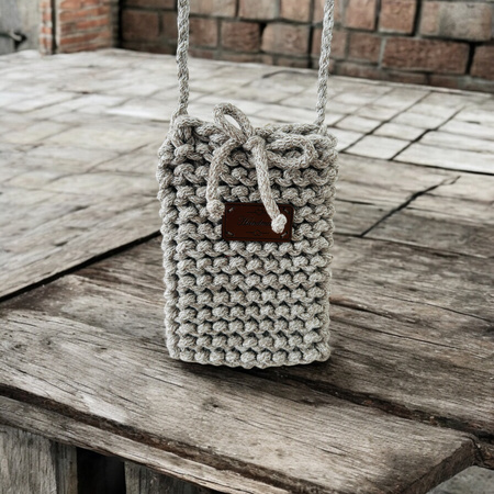 Ręcznie robione etui na telefon, mini torebka ze sznurka bawełnianego szaro-beż