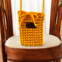 Ręcznie robione etui na telefon, mini torebka ze sznurka bawełnianego jasno- pomarańczowe